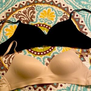 2 very gently used Soma Enbliss Wireless bras. Worn twice.